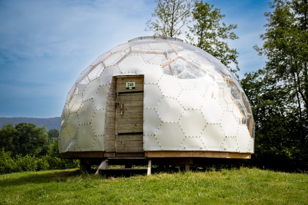 Hébergement insolite Géopod au Camping Parc d’Audinac-les-Bains en Ariège