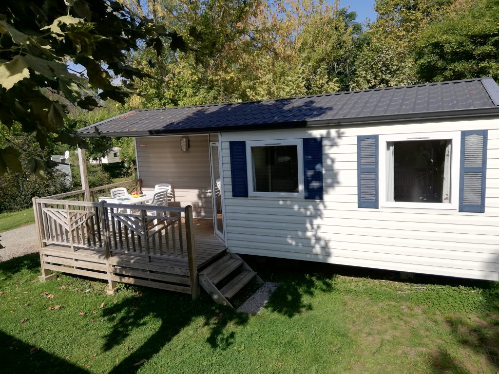 Mobil-home 2 chambres climatisé avec terrasse – Camping Parc Audinac-les-Bains