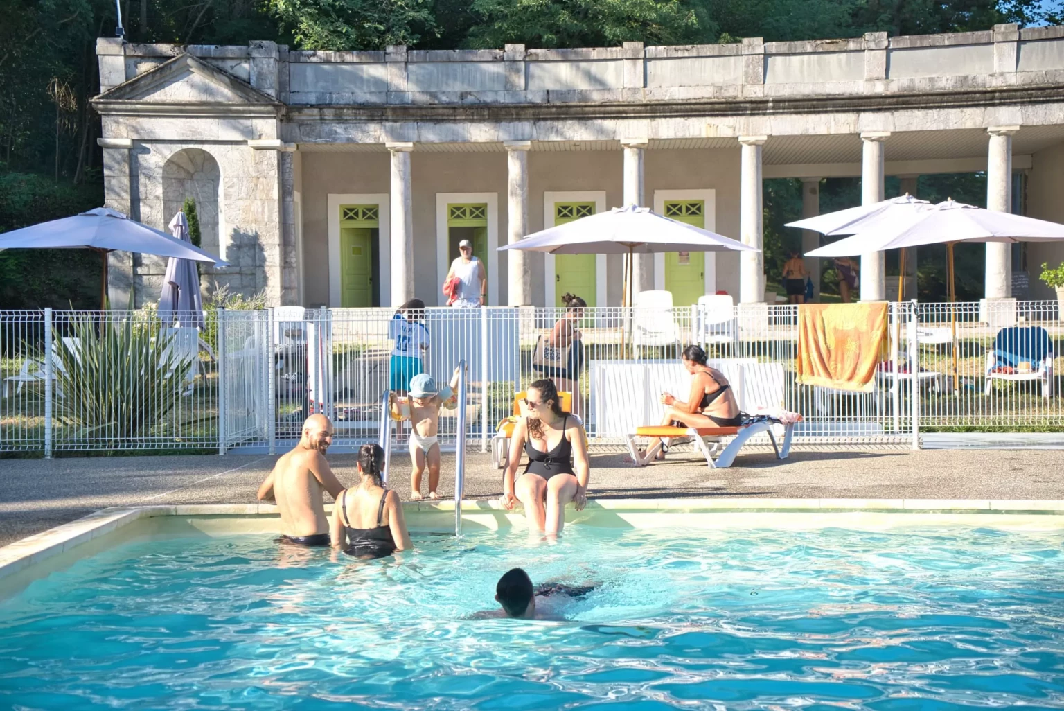 piscine-chauffee-camping-parc-audinac-les-bains-espace-aquatique 3