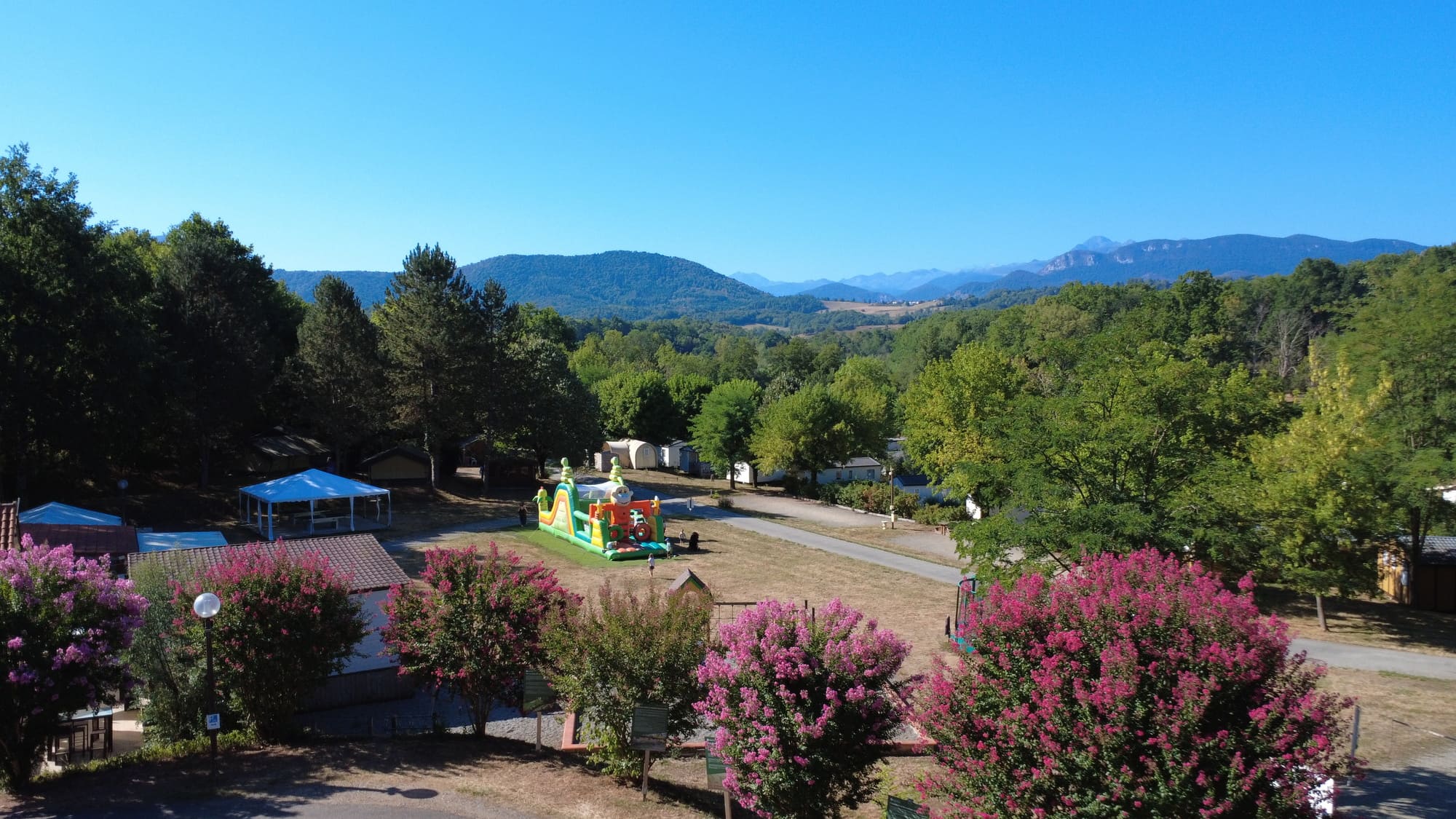 camping-ariege-audinac-les-bains-vue-parc-pyrenees